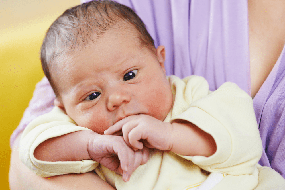 neonato occhi storti